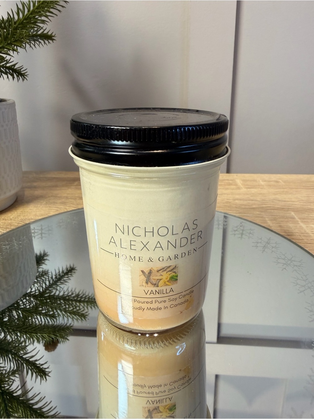 Nicholas Alexander Vanilla Soy Candle - Cream Made in Canada